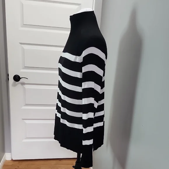 ZARA Stripes black and white turtle neck light knit sweater - Picture 5 of 13
